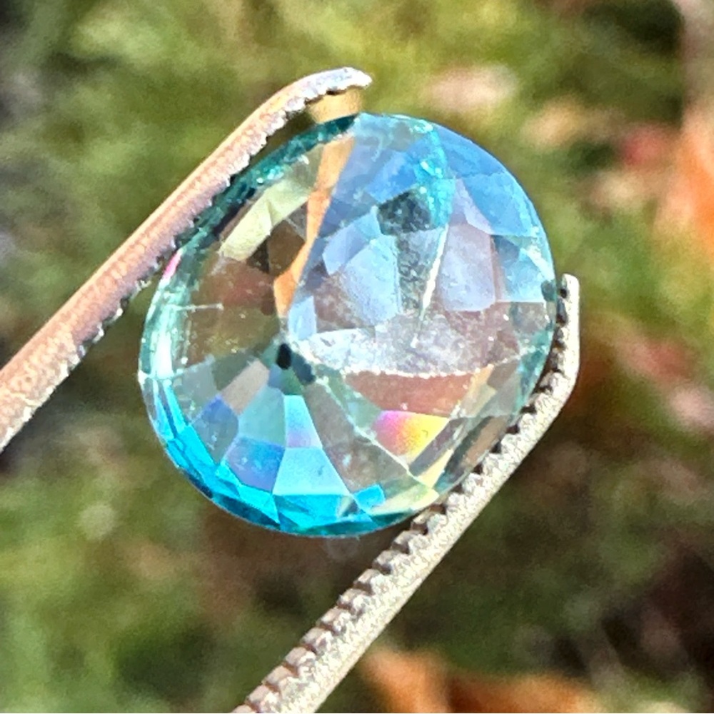 4.43 Crt Natural Zircon Faceted Gemstone - Picture 14 of 17
